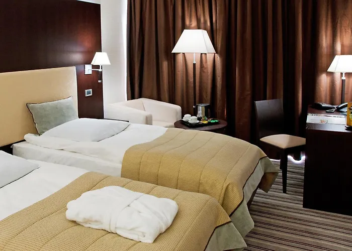 Premier Hotel Dnister Львів